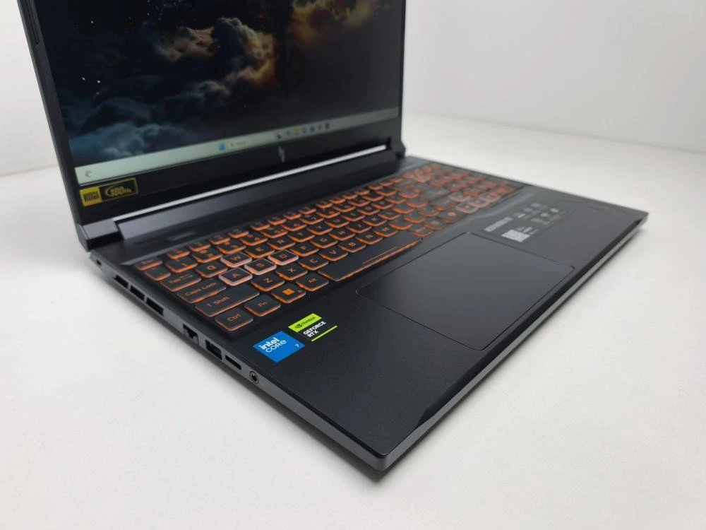Acer Nitro V 16 ANV16-72-73VJ (NH.U2EAA.002)