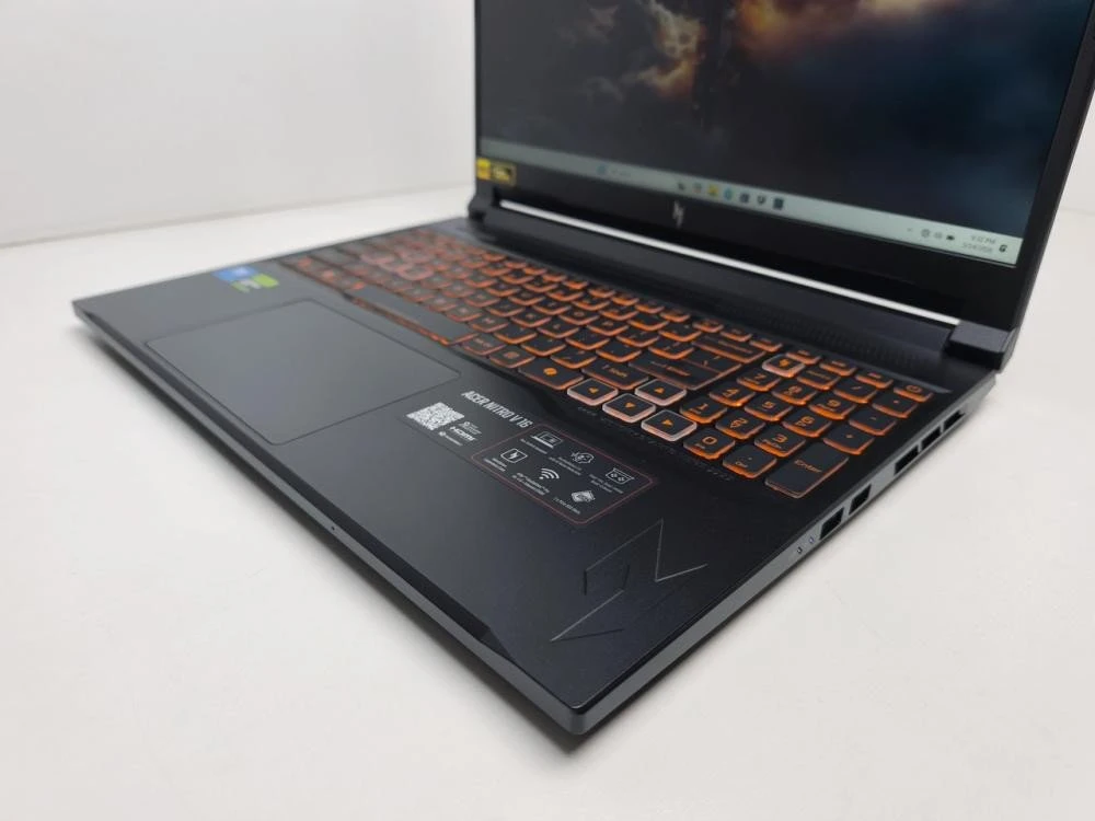 Acer Nitro V 16 ANV16-72-73VJ (NH.U2EAA.002)