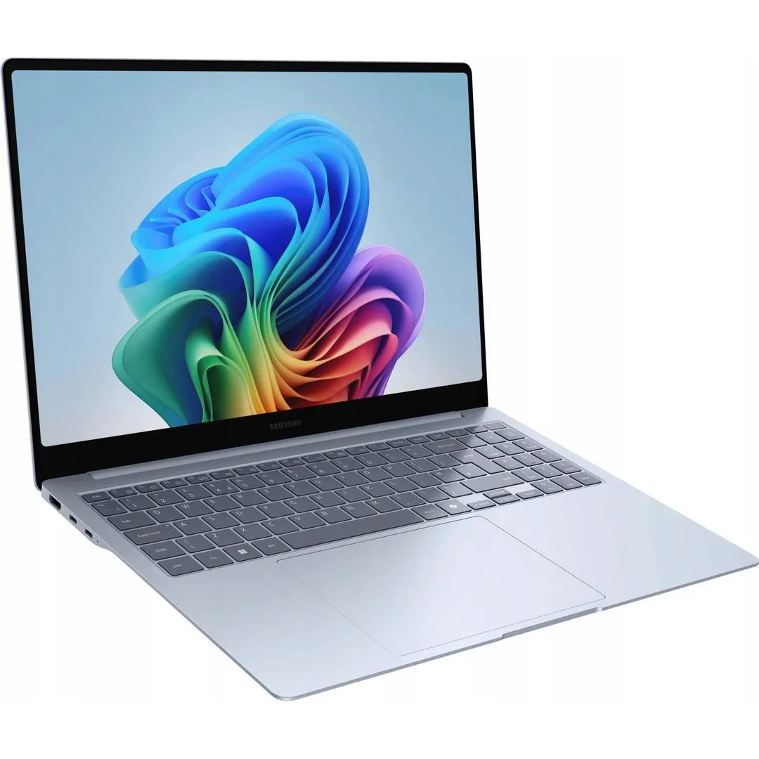 Samsung Galaxy Book4 Edge Sapphire Blue (NP750XQA-KB1IT) Диагональ экрана: 15.6 IPS