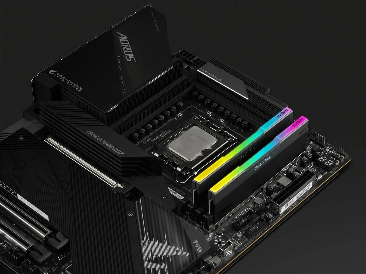 KLEVV 32GB (2x16GB) 6400 CL30 Cras V Black RGB (KD5AGUA80-64B300G) EU