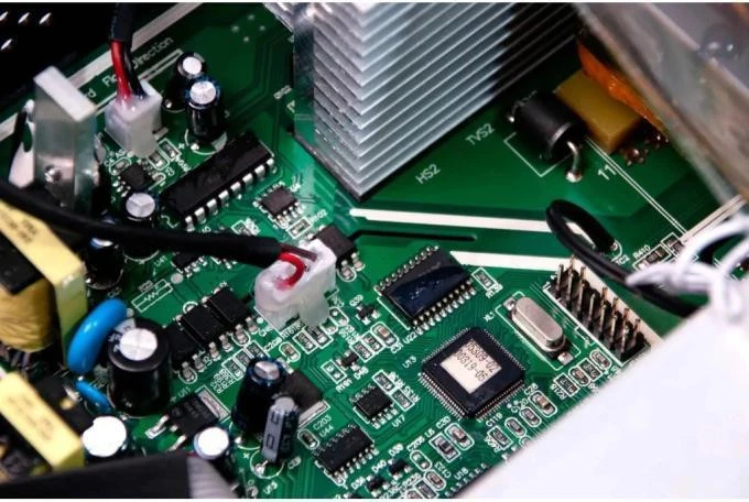 Гібридний сонячний інвертор MUST PV18-3224 VPM Бренд: MUST; Номінальна