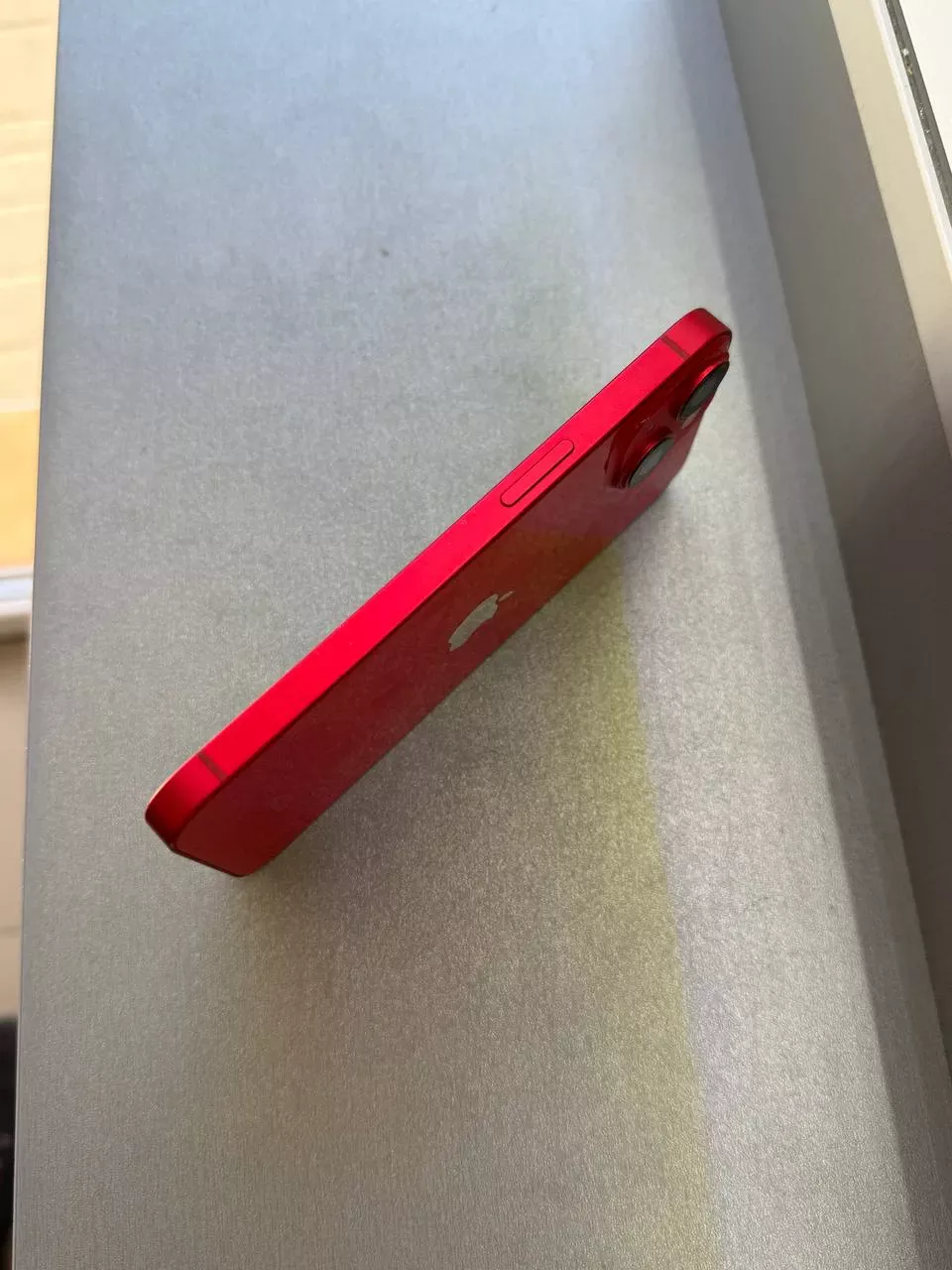 Б/У Apple iPhone 14 256GB Product Red (Хорошее состояние) (MPWH3) Аккумулятор 100%, заменён.