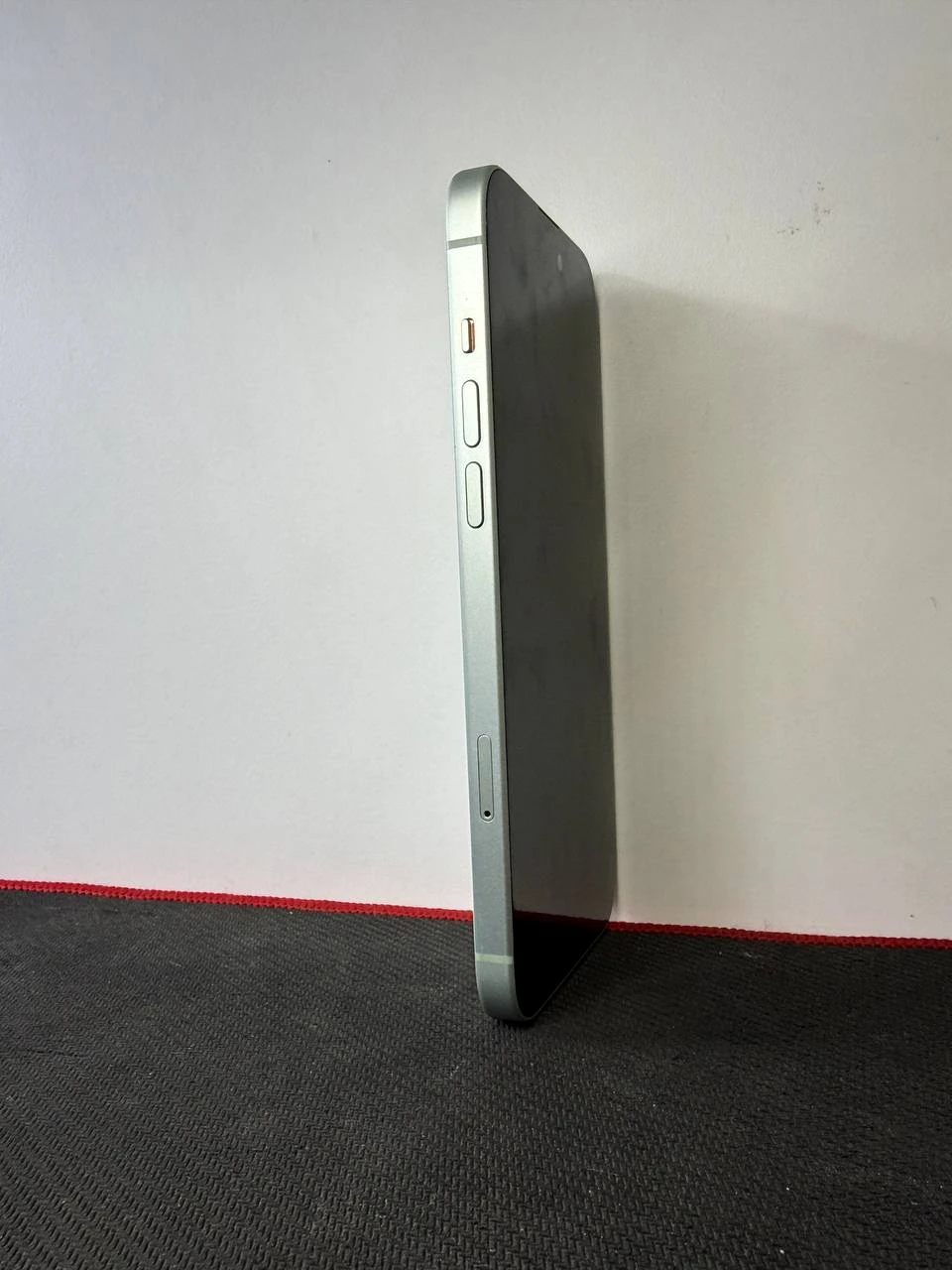 Б/У Apple iPhone 15 Plus 256GB Green (Хорошее состояние) (MU1G3) Аккумулятор 84%. Экран — мелкие