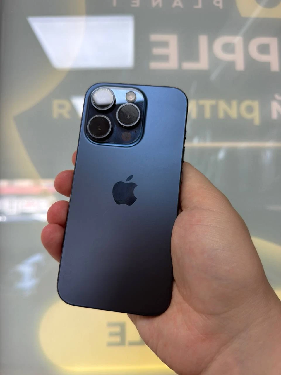 Б/У Apple iPhone 15 Pro 128GB Blue Titanium (Хорошее состояние) (MTV03) Аккумулятор 100%, заменён.