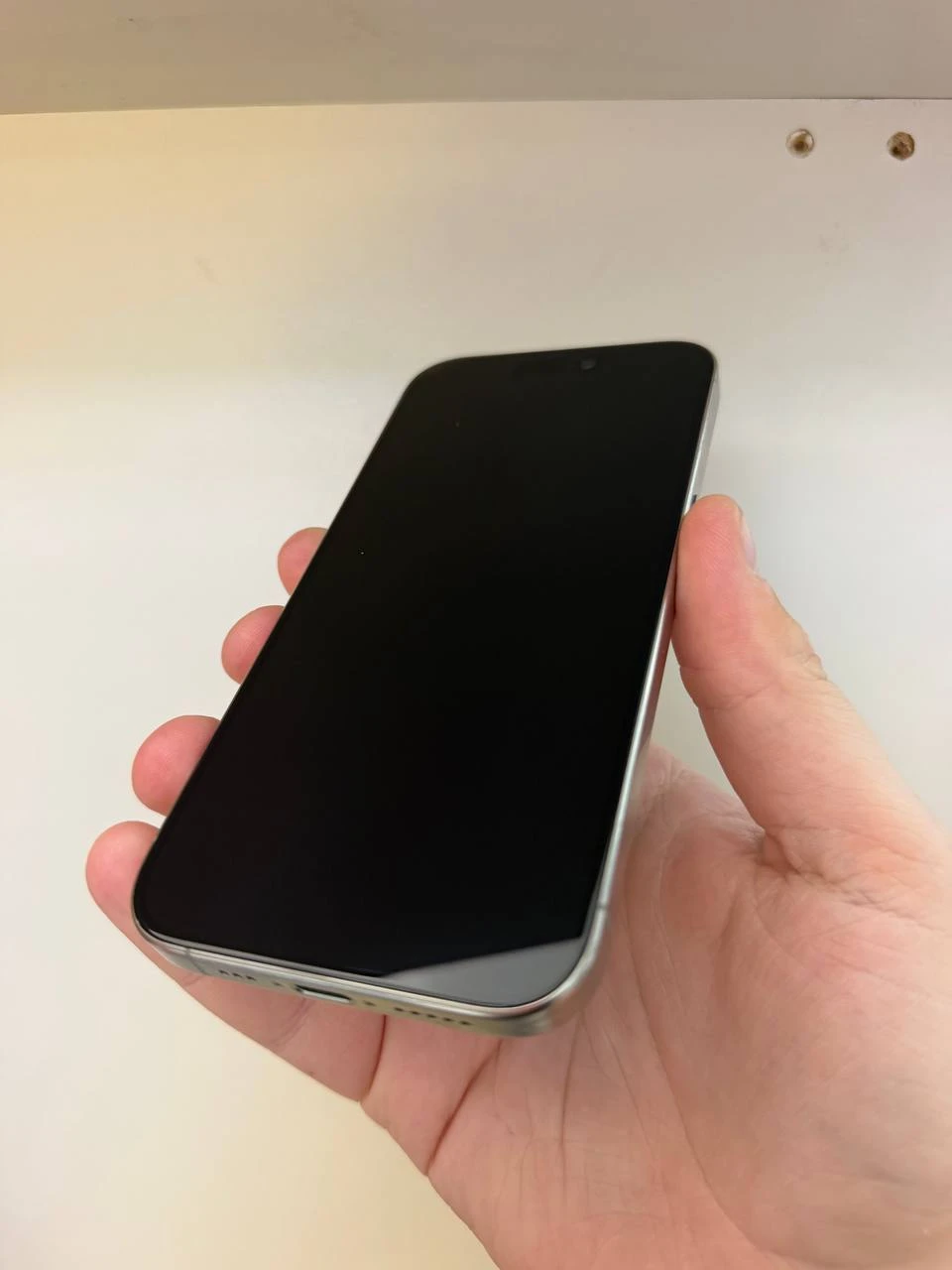 Б/У Apple iPhone 15 Pro 256GB Natural Titanium (Как новый)  Аккумулятор 100%, заменён. Без