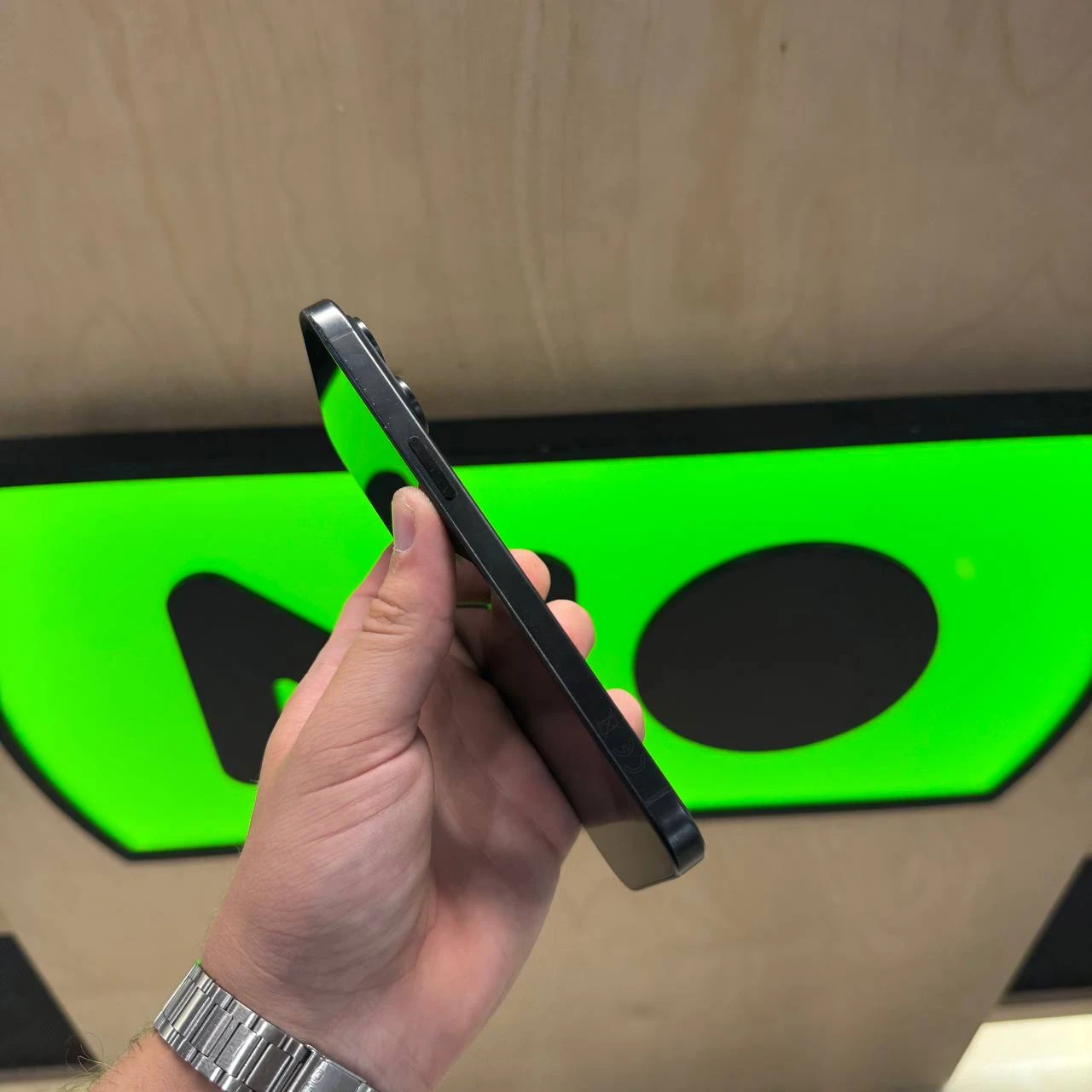 Б/У Apple iPhone 15 Pro Max 256GB Black Titanium (Хорошее состояние) Аккумулятор 100%, заменён. Без