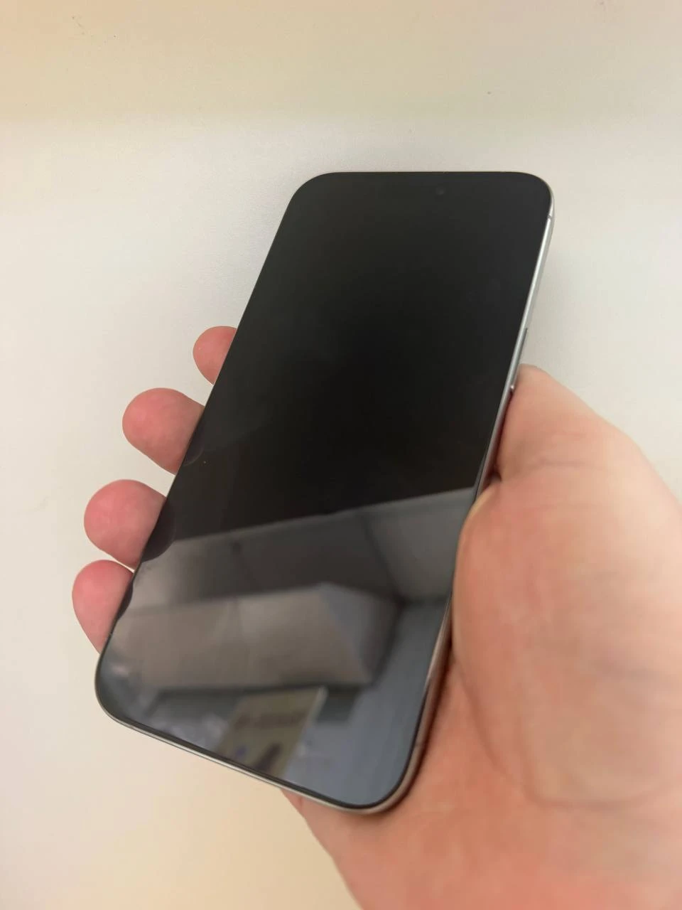 Б/У Apple iPhone 15 Pro Max 256GB Natural Titanium (Хорошее состояние) Аккумулятор 100%, заменён.