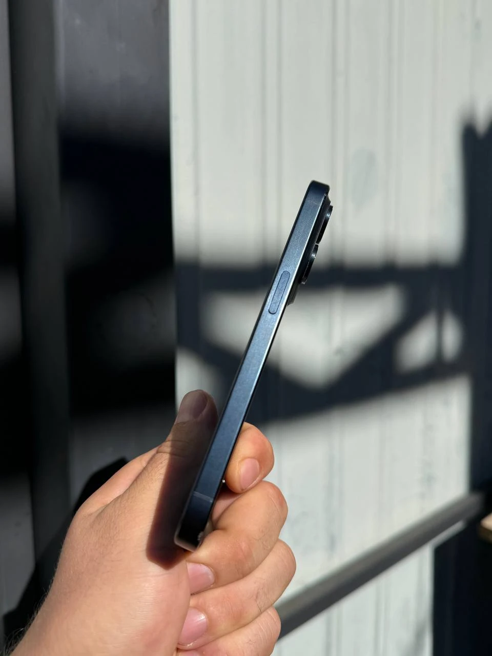Б/У Apple iPhone 15 Pro 256GB Blue Titanium (Хорошее состояние) (MTV63) Аккумулятор 100%, заменён. Экран —