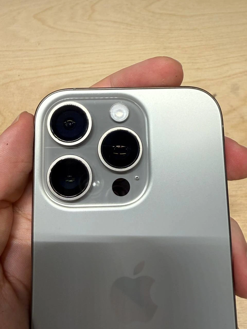 Б/В Apple iPhone 16 Pro 128GB Natural Titanium (Хороший стан) (MYNG3)