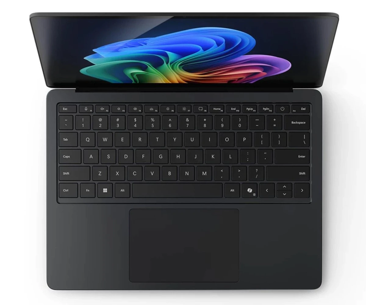 Microsoft Surface Laptop Copilot 13,8 U7/32GB/512GB/Win11P black (EP2-22327)