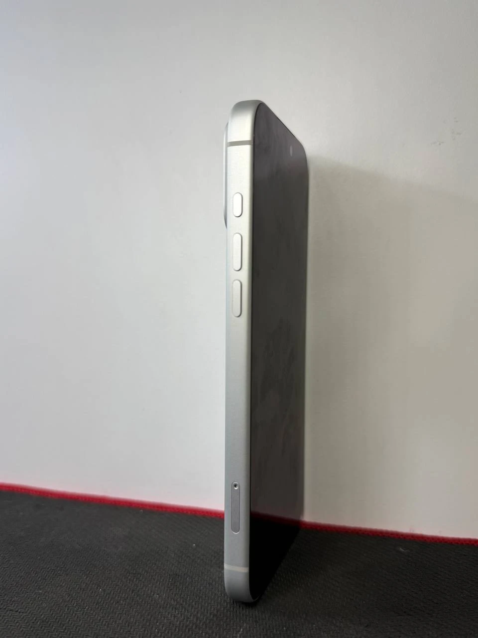Б/У Apple iPhone 17 Pro Max 512GB Silver (Хорошее состояние) (MFYQ4) Аккумулятор 100%, 19 циклов.