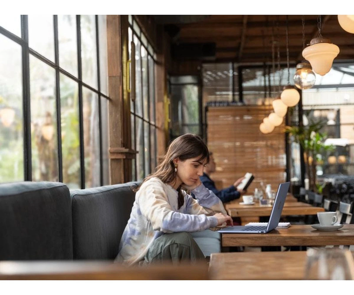 HP OmniBook 5 Flip x360 Core 5-120U/16GB/512/Win11 OLED (14-fp0022nw (CX5B8EA))